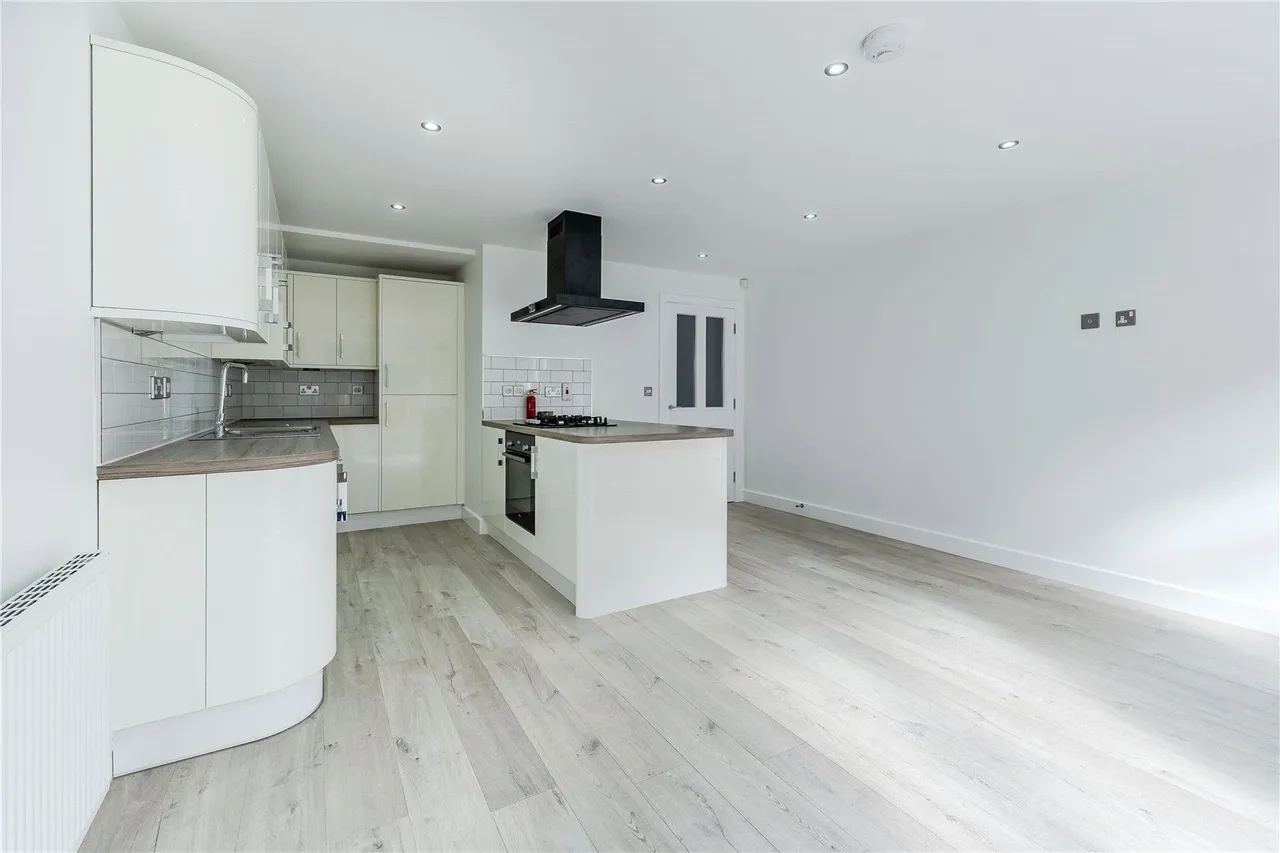 Fearnville Place, Leeds, LS8, photo 3