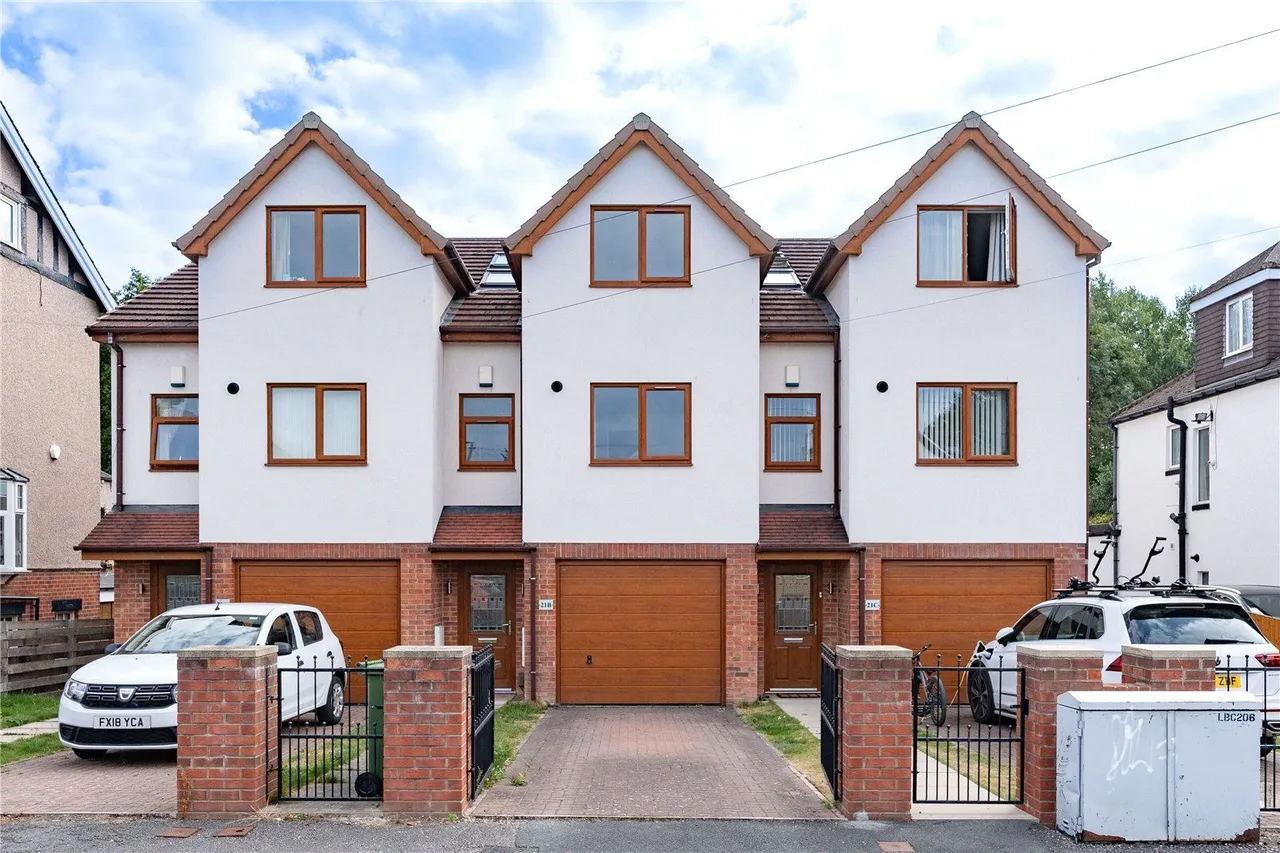 4 bed house for sale, Fearnville Place, Leeds, LS8