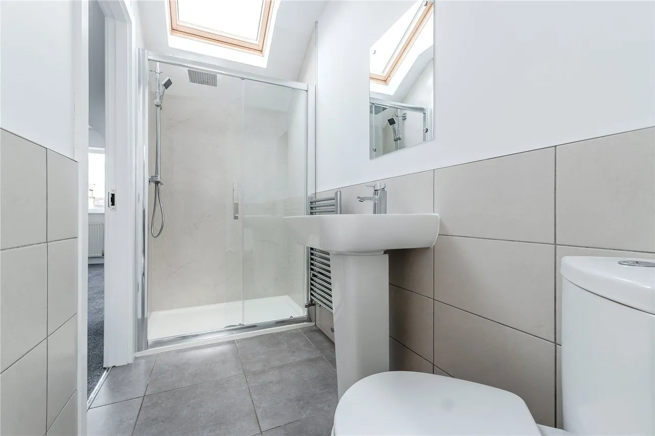 Fearnville Place, Leeds, LS8, photo 12