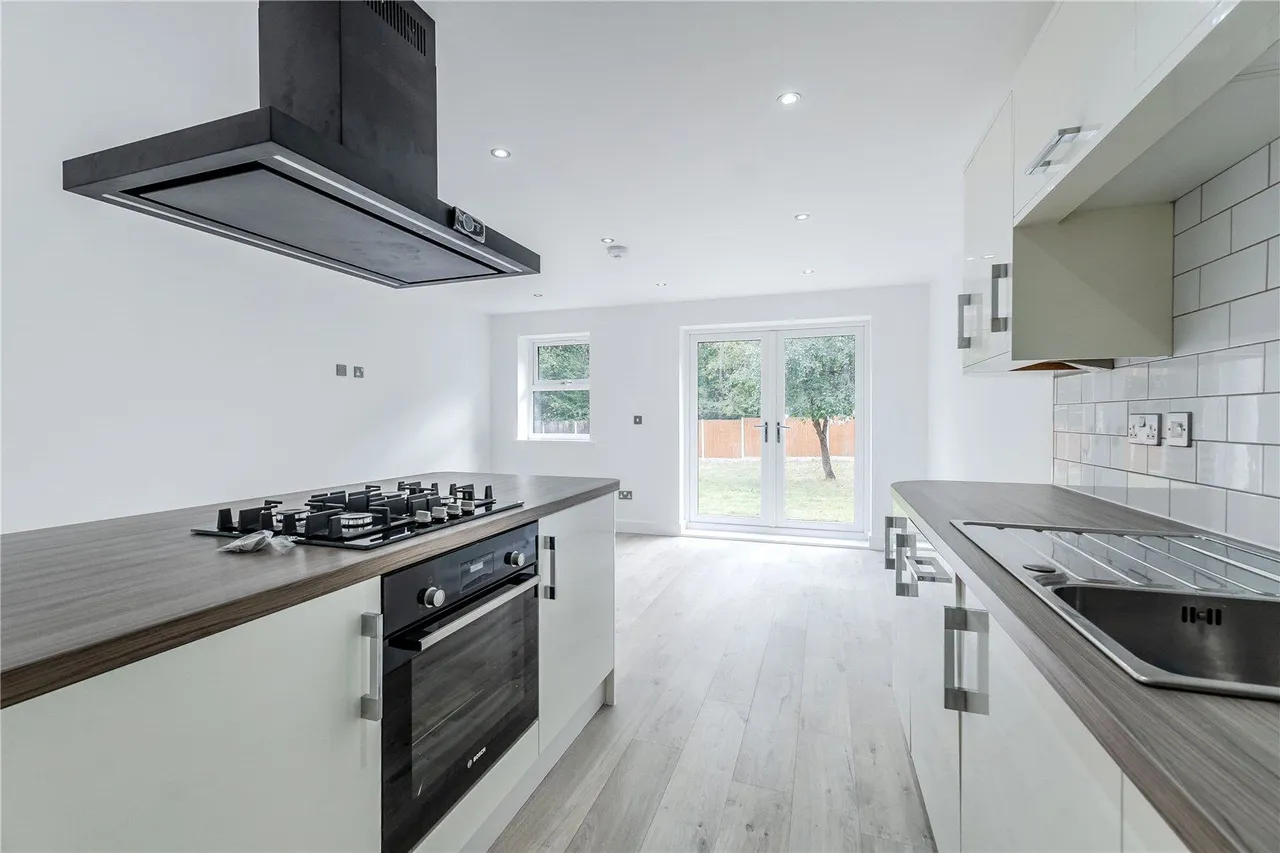 Fearnville Place, Leeds, LS8, photo 2