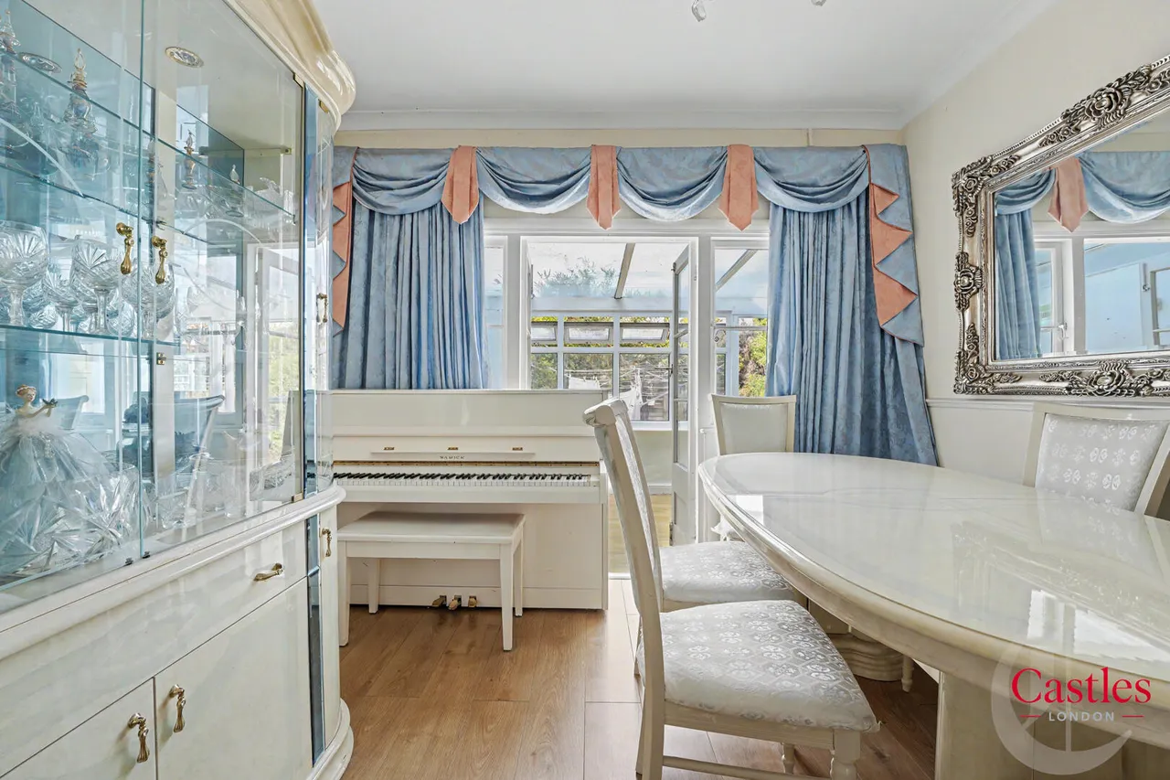 First Avenue, Enfield, EN1, photo 29
