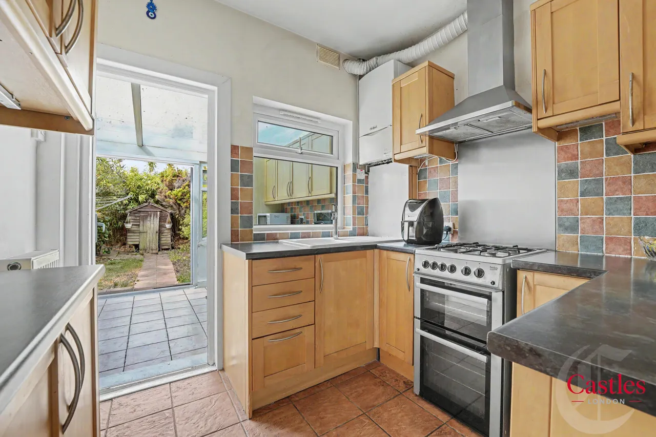 First Avenue, Enfield, EN1, photo 31