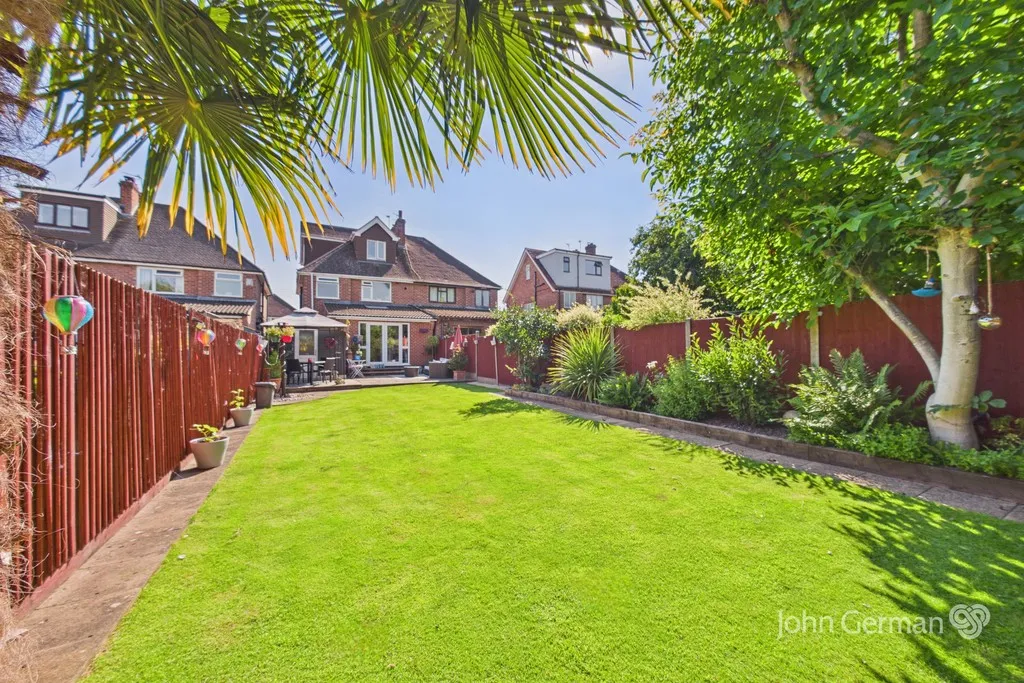 Holt Drive, Loughborough, photo 18