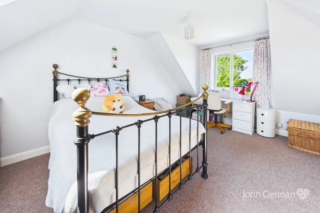 Holt Drive, Loughborough, photo 16