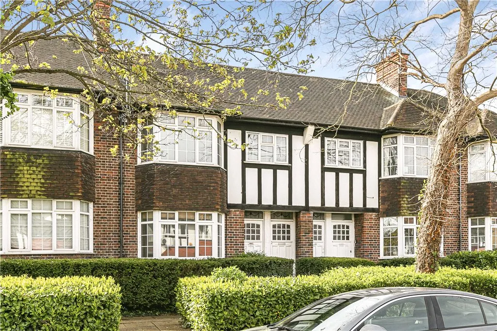 2 bed flat for sale, Gracefield Gardens, London, SW16