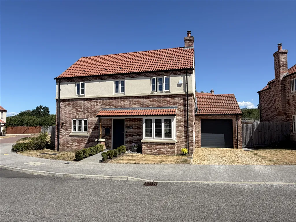 3 bed house for sale, Lemuel Burt Way, West Winch, PE33