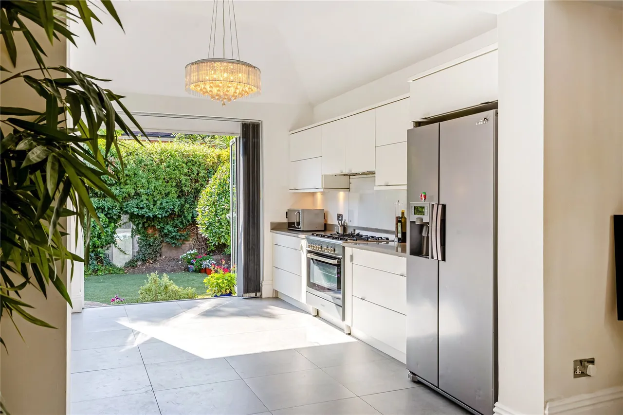 Worple Road, London, SW19, photo 12