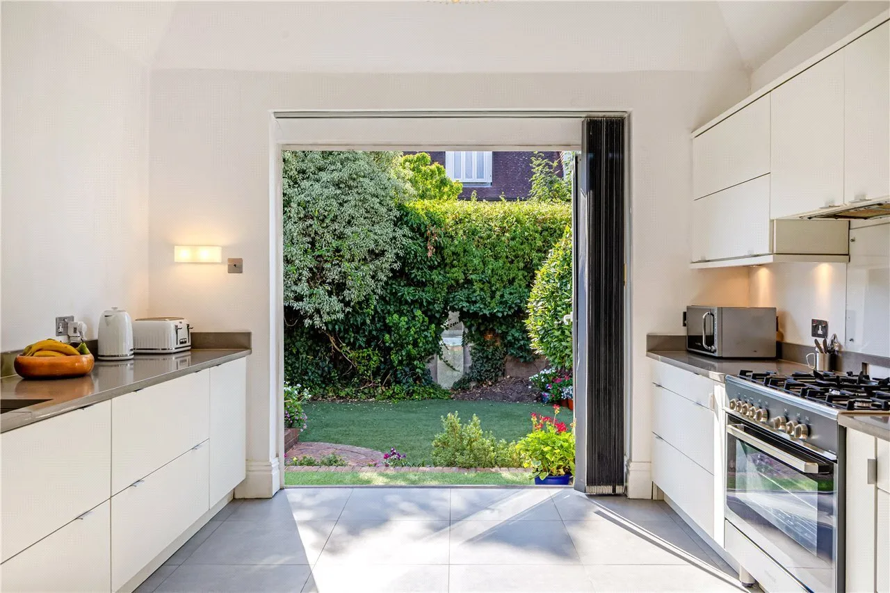Worple Road, London, SW19, photo 11