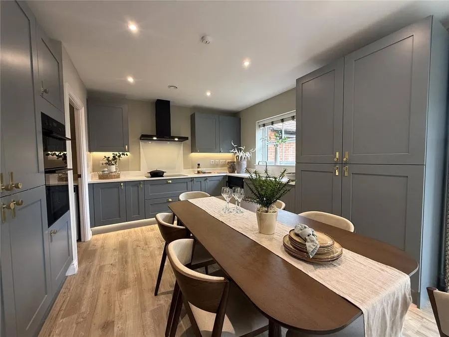 4 bed house for sale, Monterey Gardens, RG23