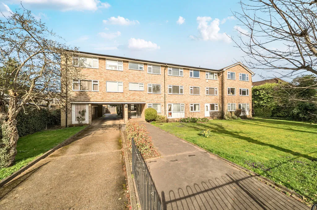 2 bed flat for sale — Purley Park Road, Purley CR8 2BW