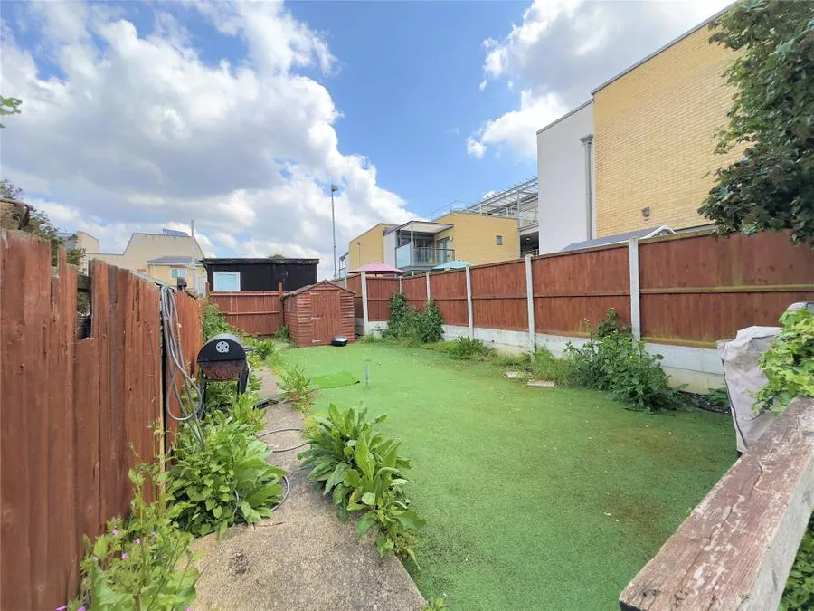 Dorset Road, Mitcham, CR4, photo 13