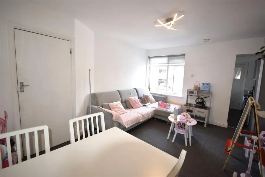 Dorset Road, Mitcham, CR4, photo 3