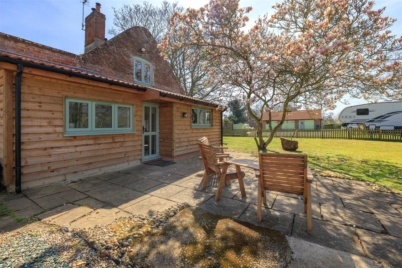 London Road, Brampton, NR34, photo 5