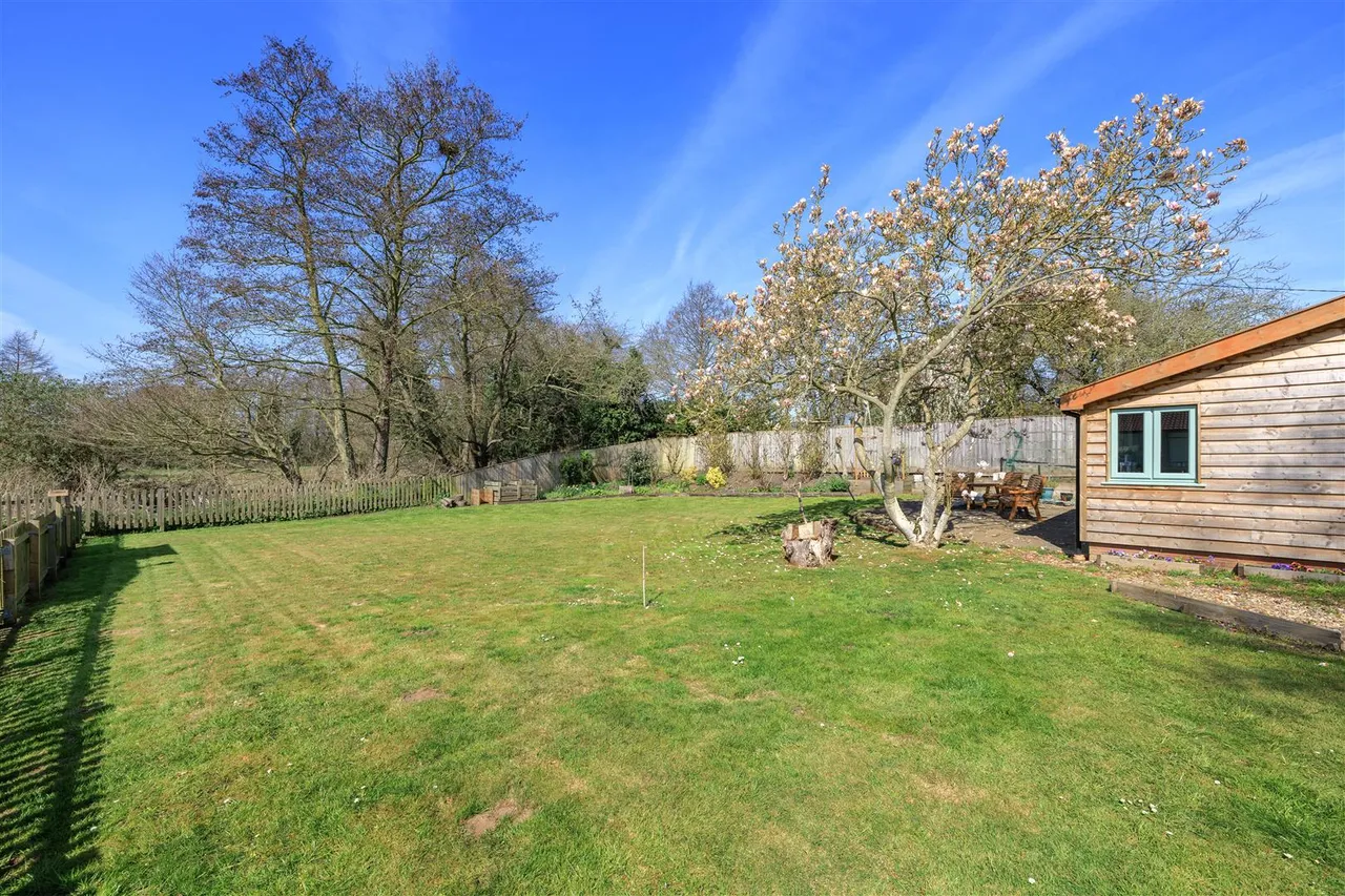 London Road, Brampton, NR34, photo 3
