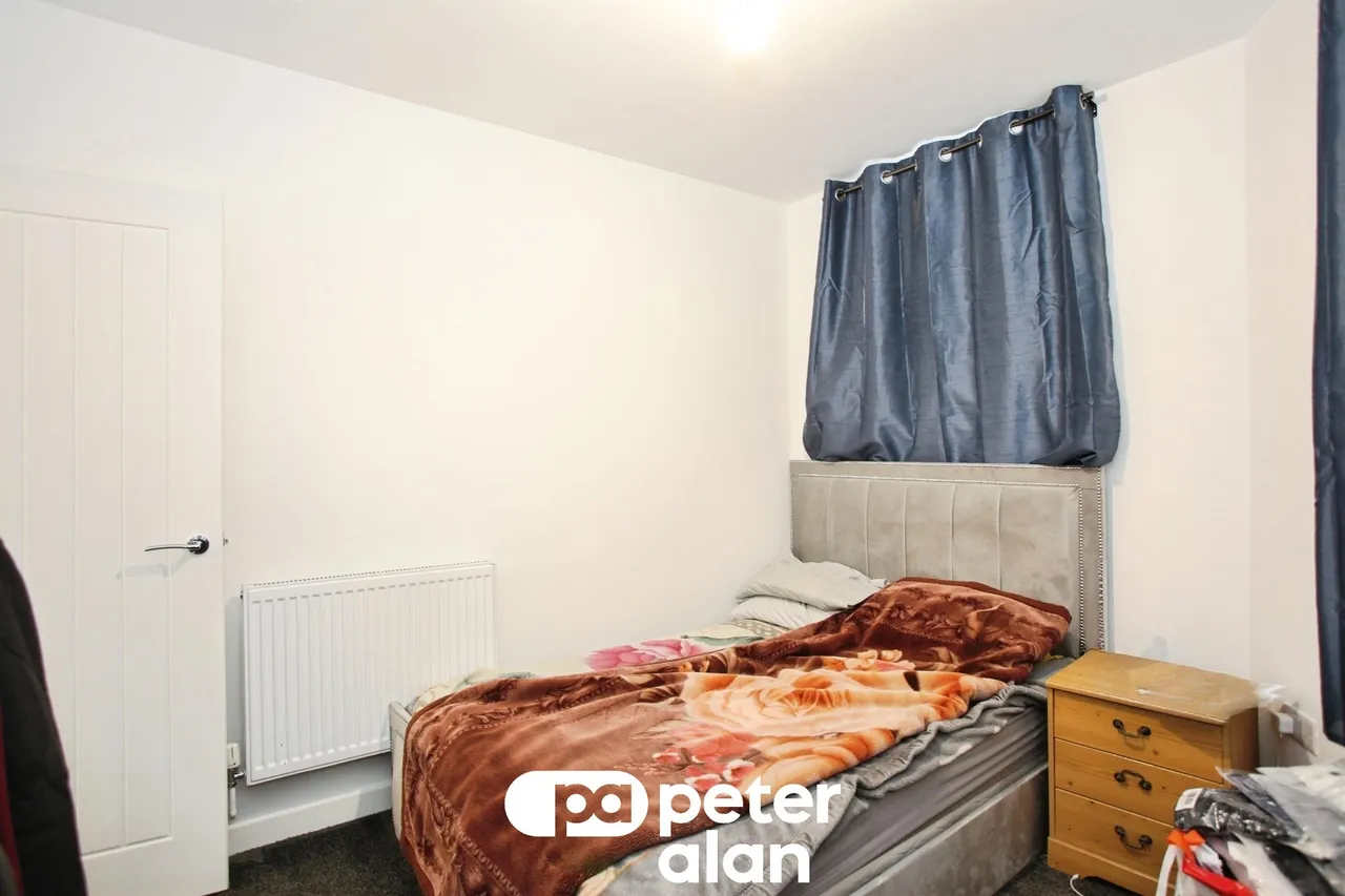 Commercial Street, Blackwood, NP12, photo 9