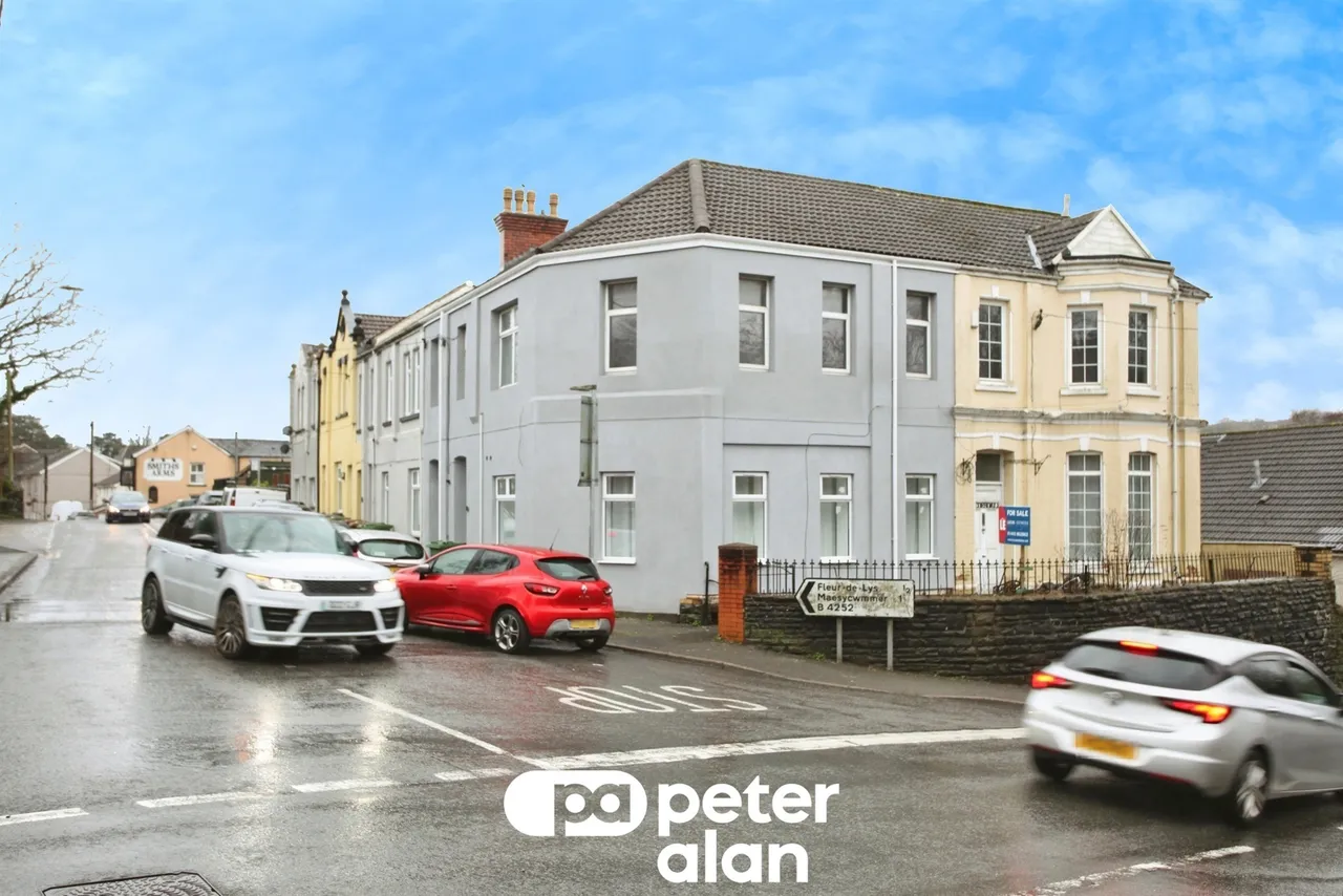 Commercial Street, Blackwood, NP12, photo 12