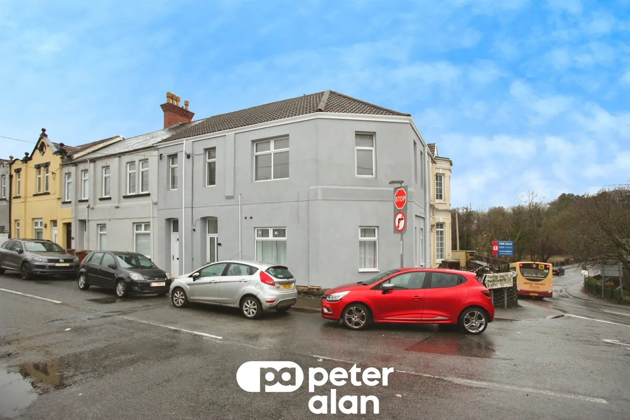 Commercial Street, Blackwood, NP12, photo 11