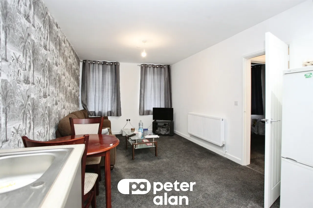 Commercial Street, Blackwood, NP12, photo 6