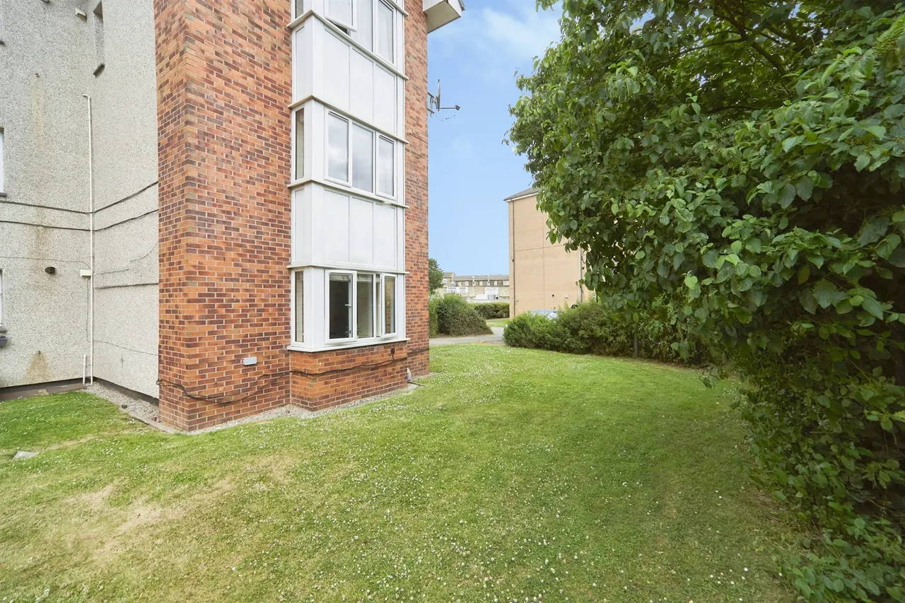 Tyersal Lane, Bradford, BD4, photo 15