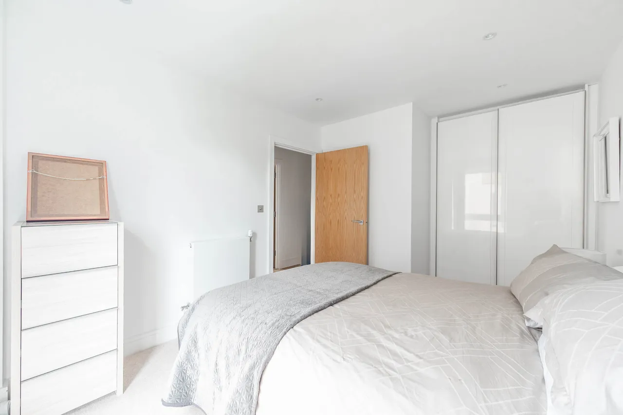Flat 14, Arrandene Apartments, Silverworks Close, London, photo 6