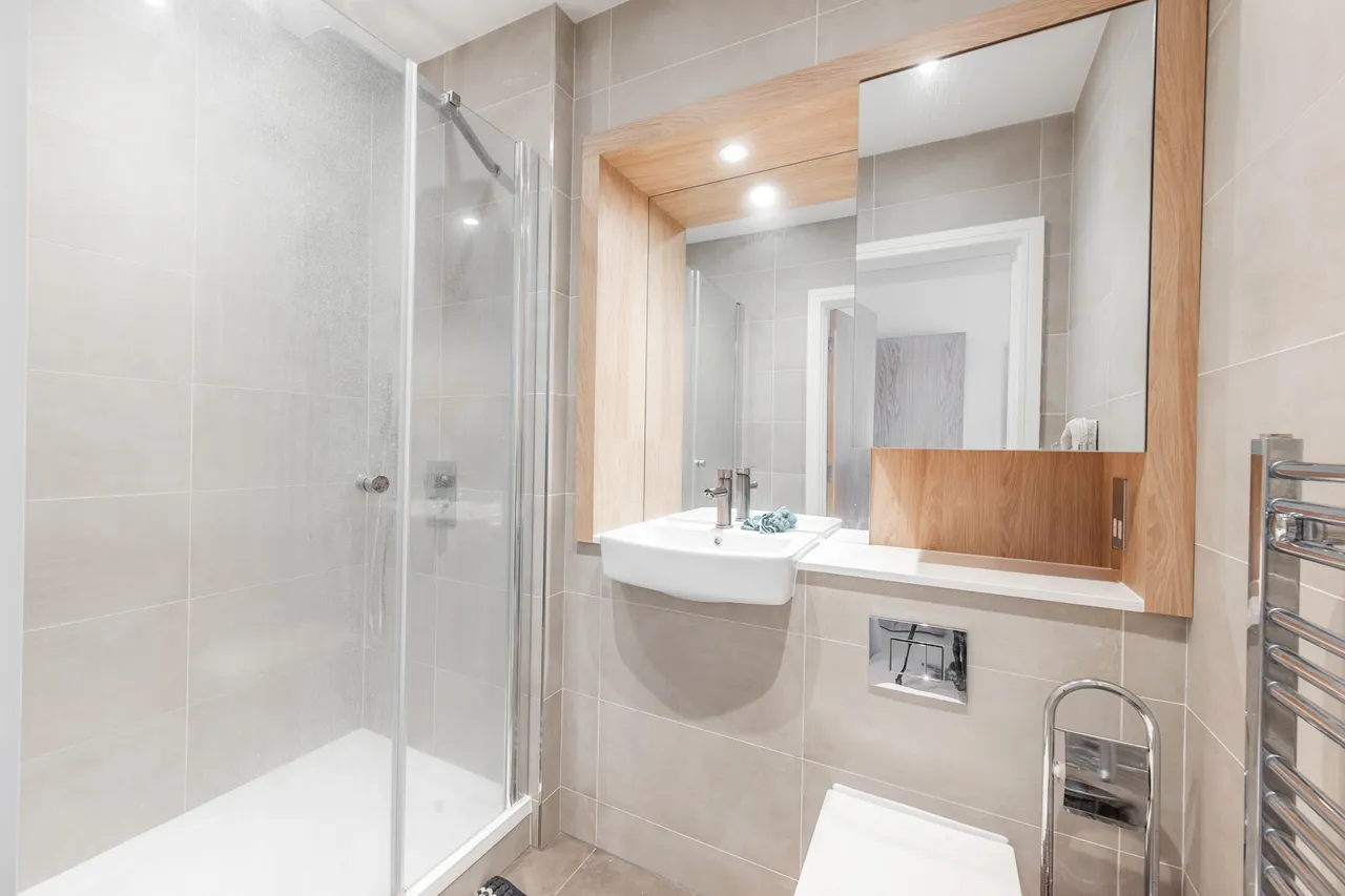 Flat 14, Arrandene Apartments, Silverworks Close, London, photo 10