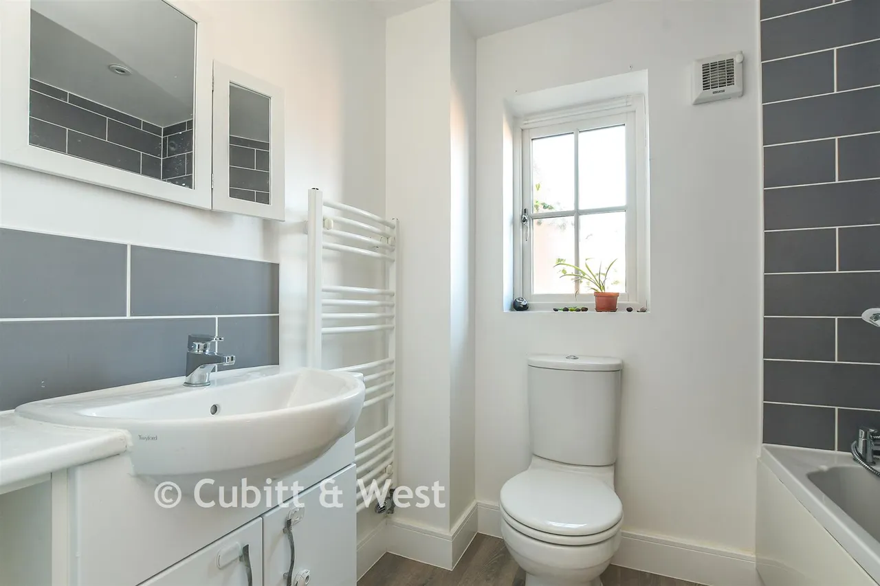 Railfield Gardens, Horley, RH6, photo 14