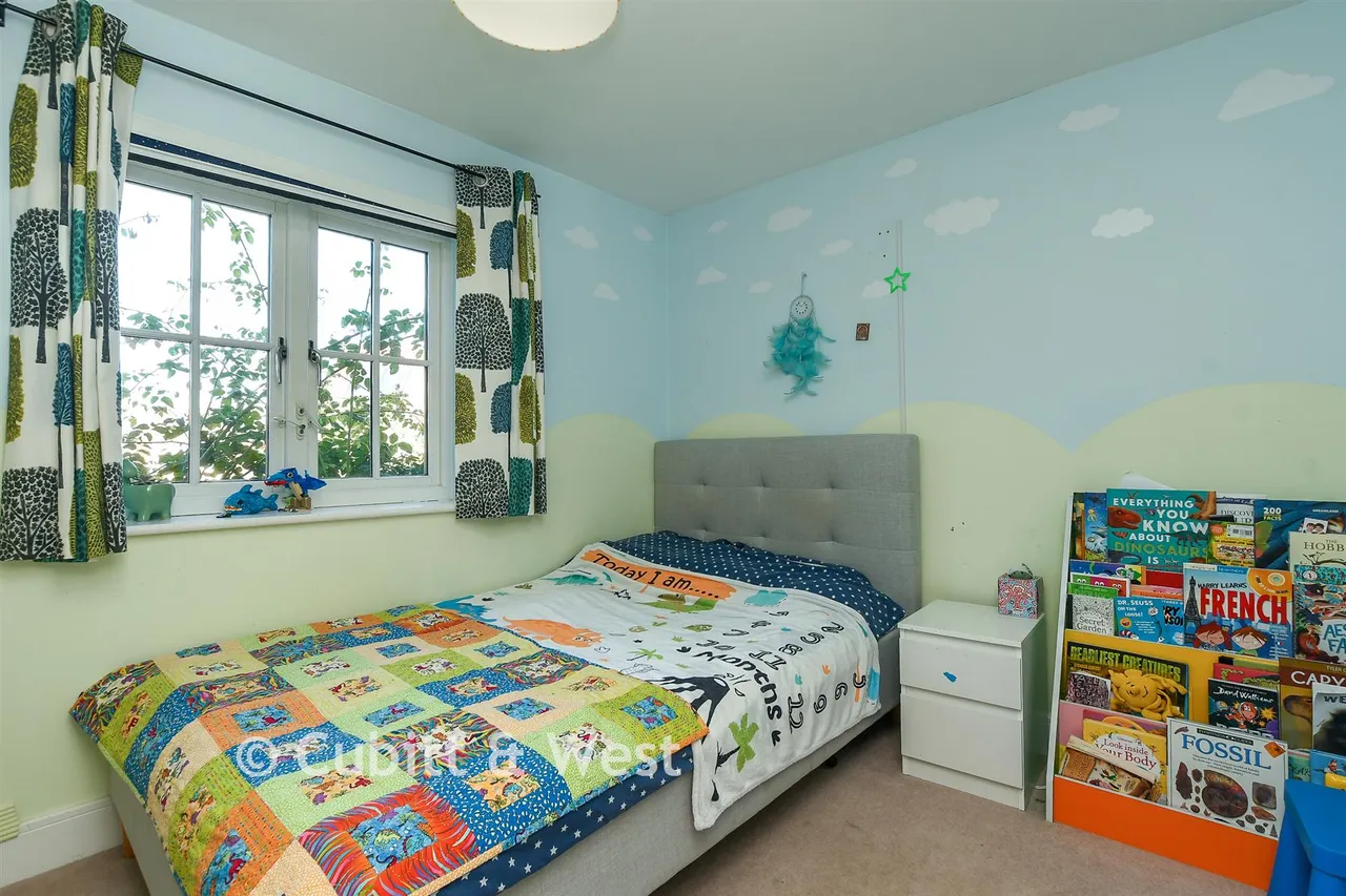 Railfield Gardens, Horley, RH6, photo 16