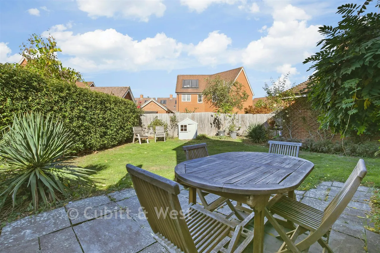 Railfield Gardens, Horley, RH6, photo 22
