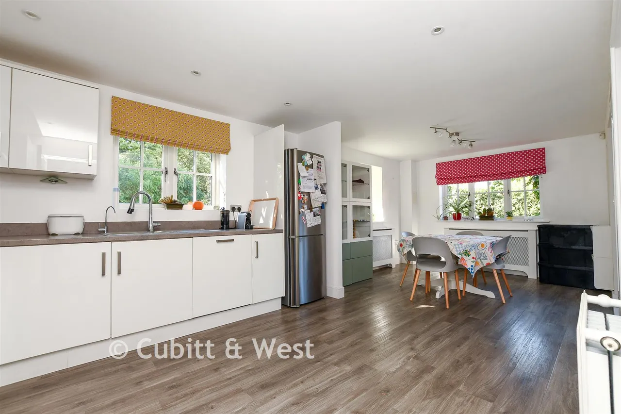 Railfield Gardens, Horley, RH6, photo 3