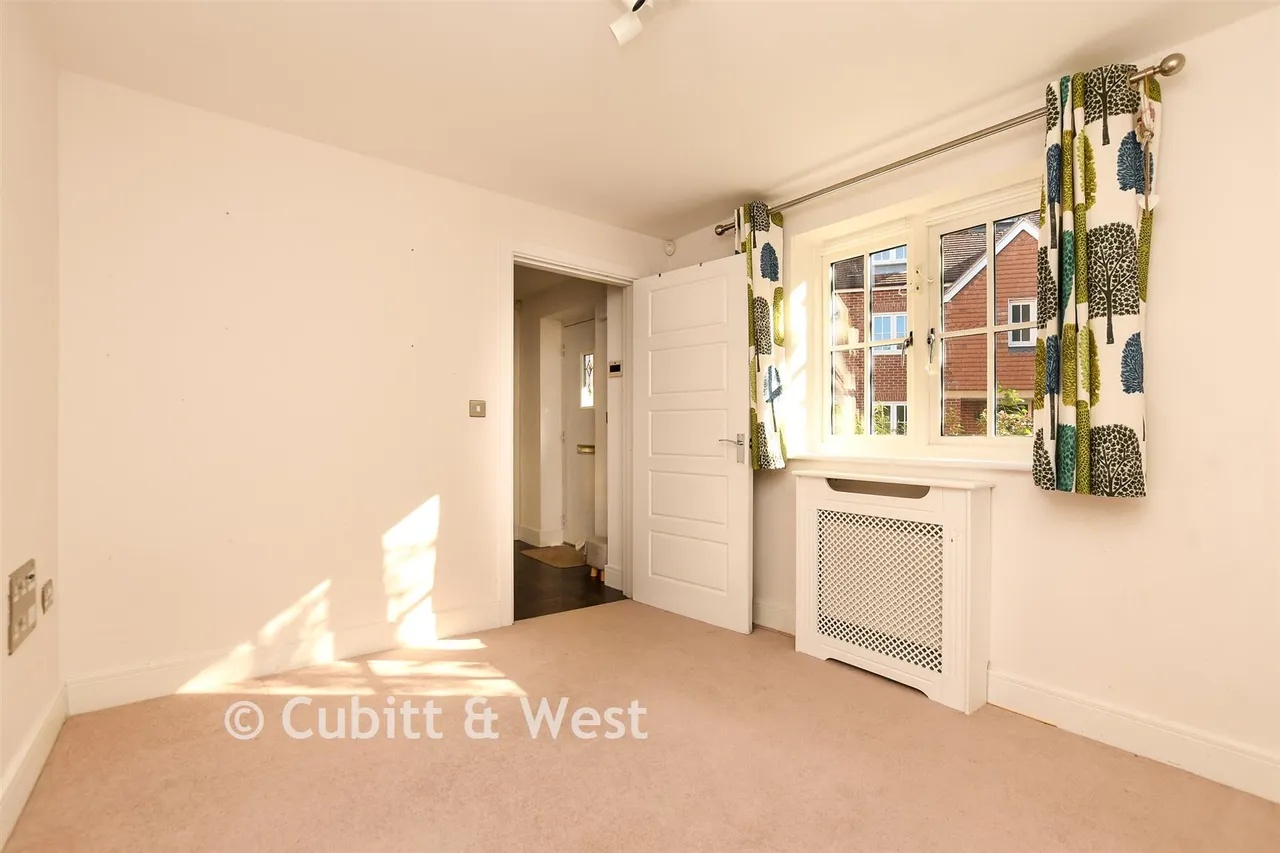 Railfield Gardens, Horley, RH6, photo 9