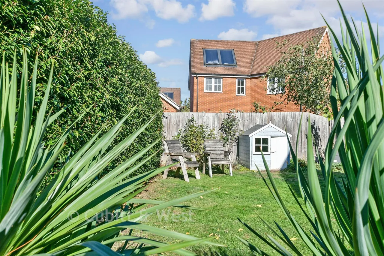 Railfield Gardens, Horley, RH6, photo 23