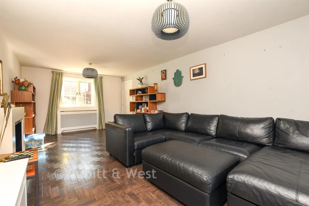 Railfield Gardens, Horley, RH6, photo 6