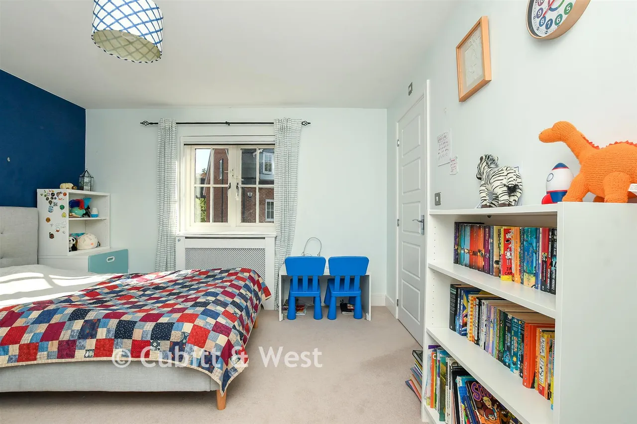 Railfield Gardens, Horley, RH6, photo 15