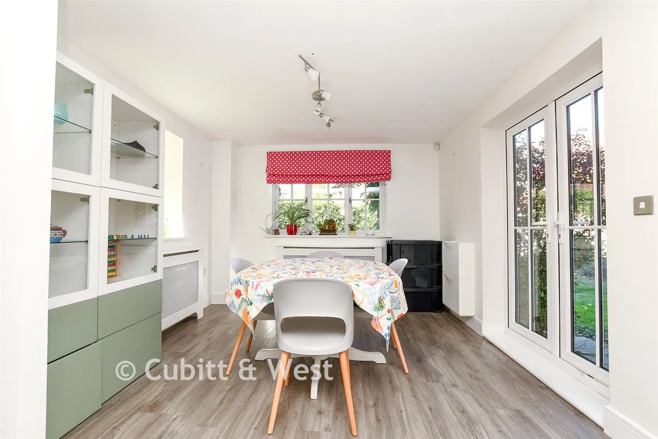 Railfield Gardens, Horley, RH6, photo 5