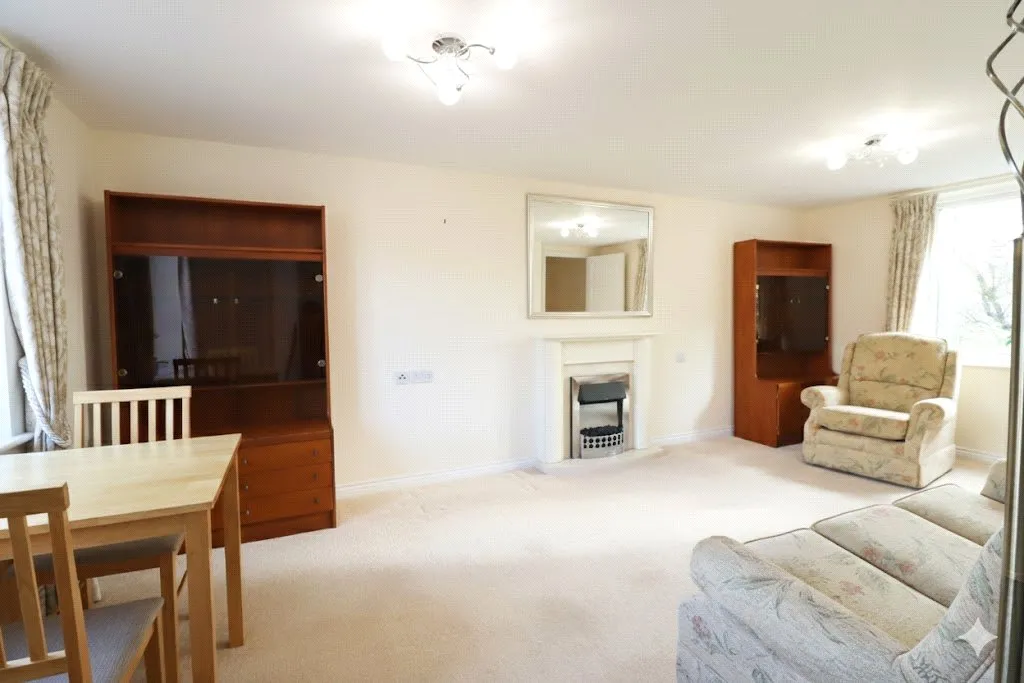 Park Lane, Camberley, Surrey, GU15 3FU, photo 11