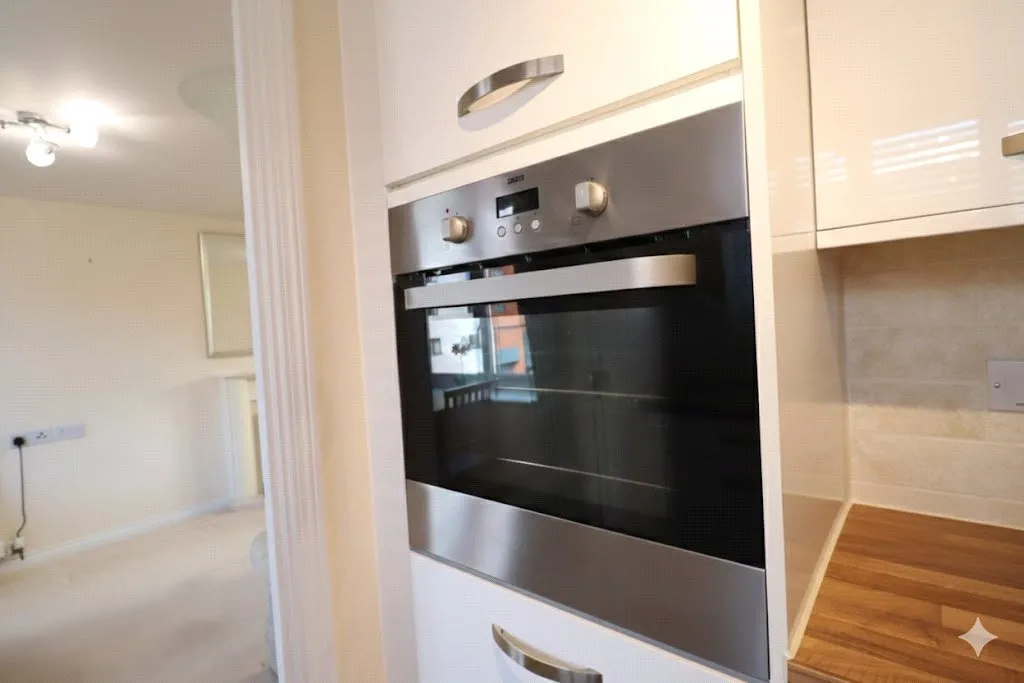 Park Lane, Camberley, Surrey, GU15 3FU, photo 13