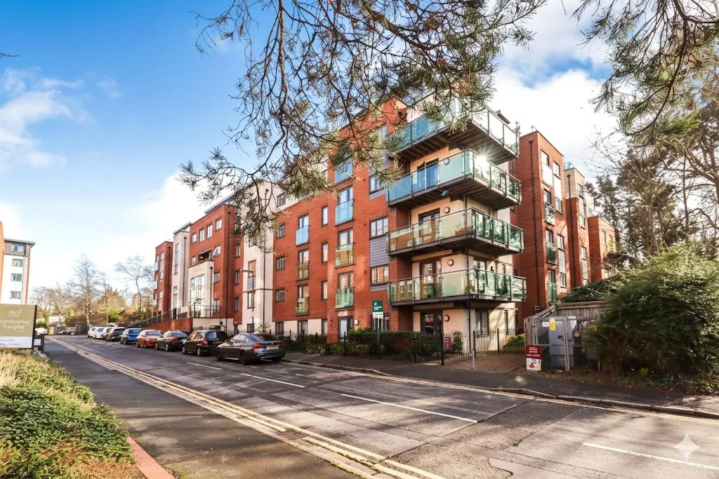 1 bed flat for sale — Park Lane, Camberley, Surrey, GU15 3FU