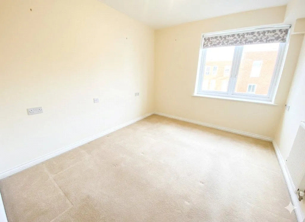Park Lane, Camberley, Surrey, GU15 3FU, photo 10
