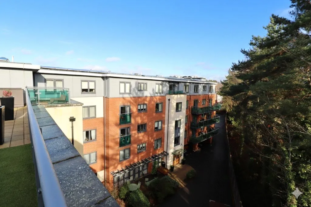 Park Lane, Camberley, Surrey, GU15 3FU, photo 16