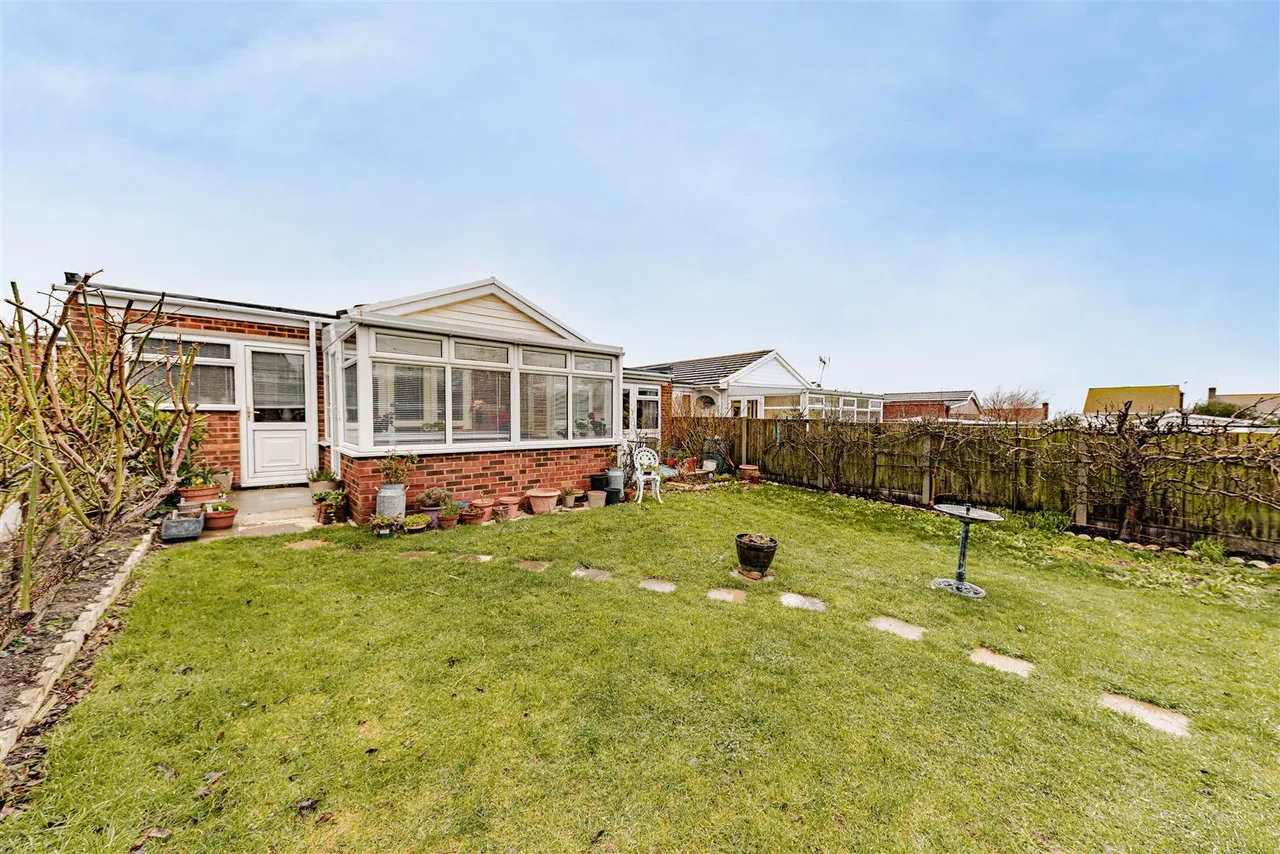 Ashurst Gardens, Margate, Kent, CT9 3HW, photo 19