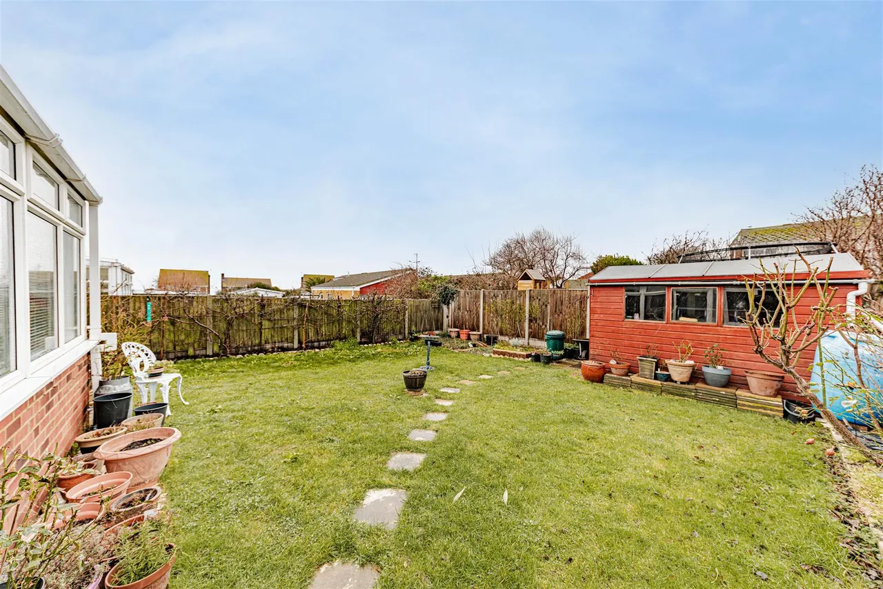 Ashurst Gardens, Margate, Kent, CT9 3HW, photo 17