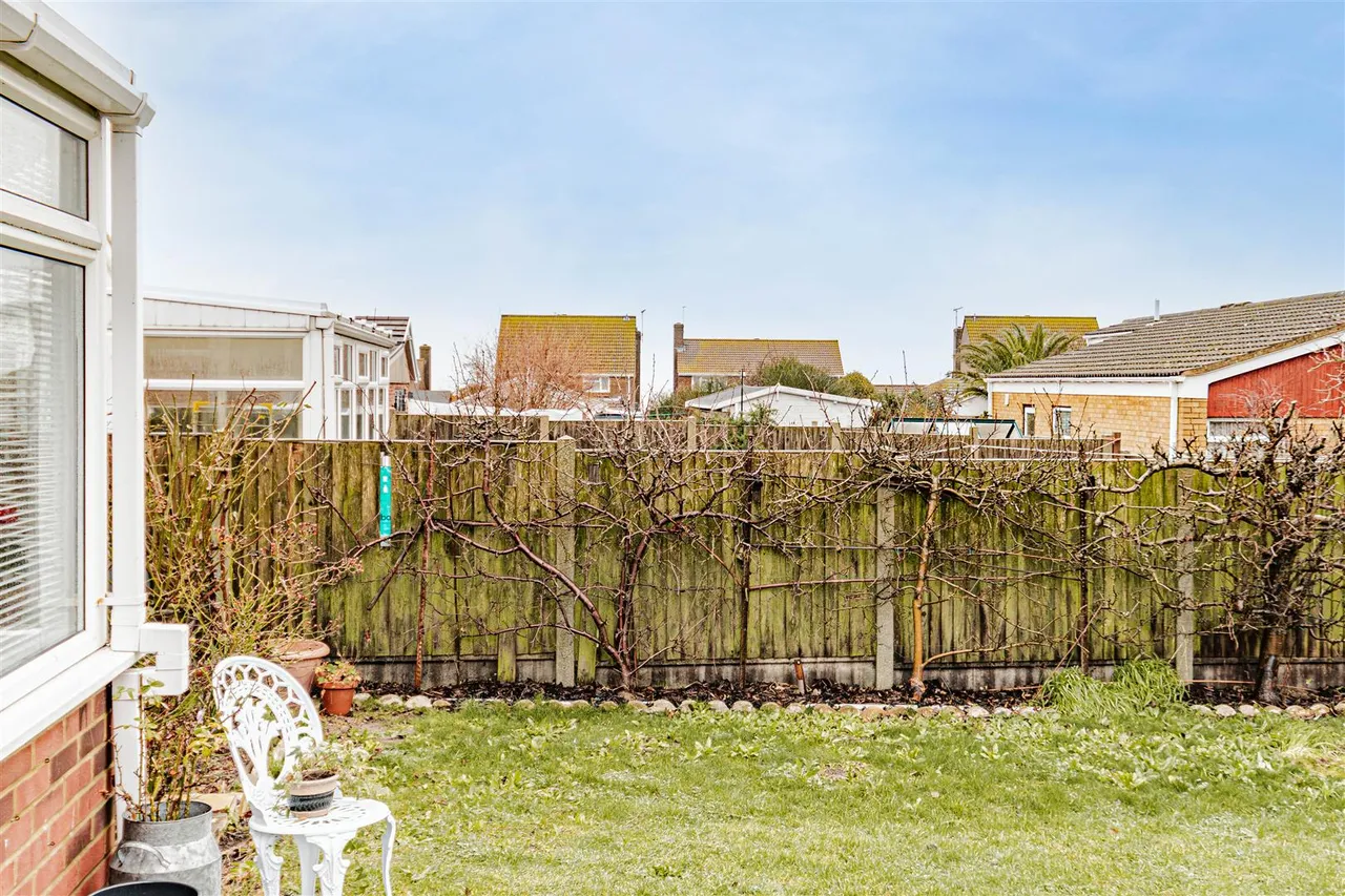Ashurst Gardens, Margate, Kent, CT9 3HW, photo 20