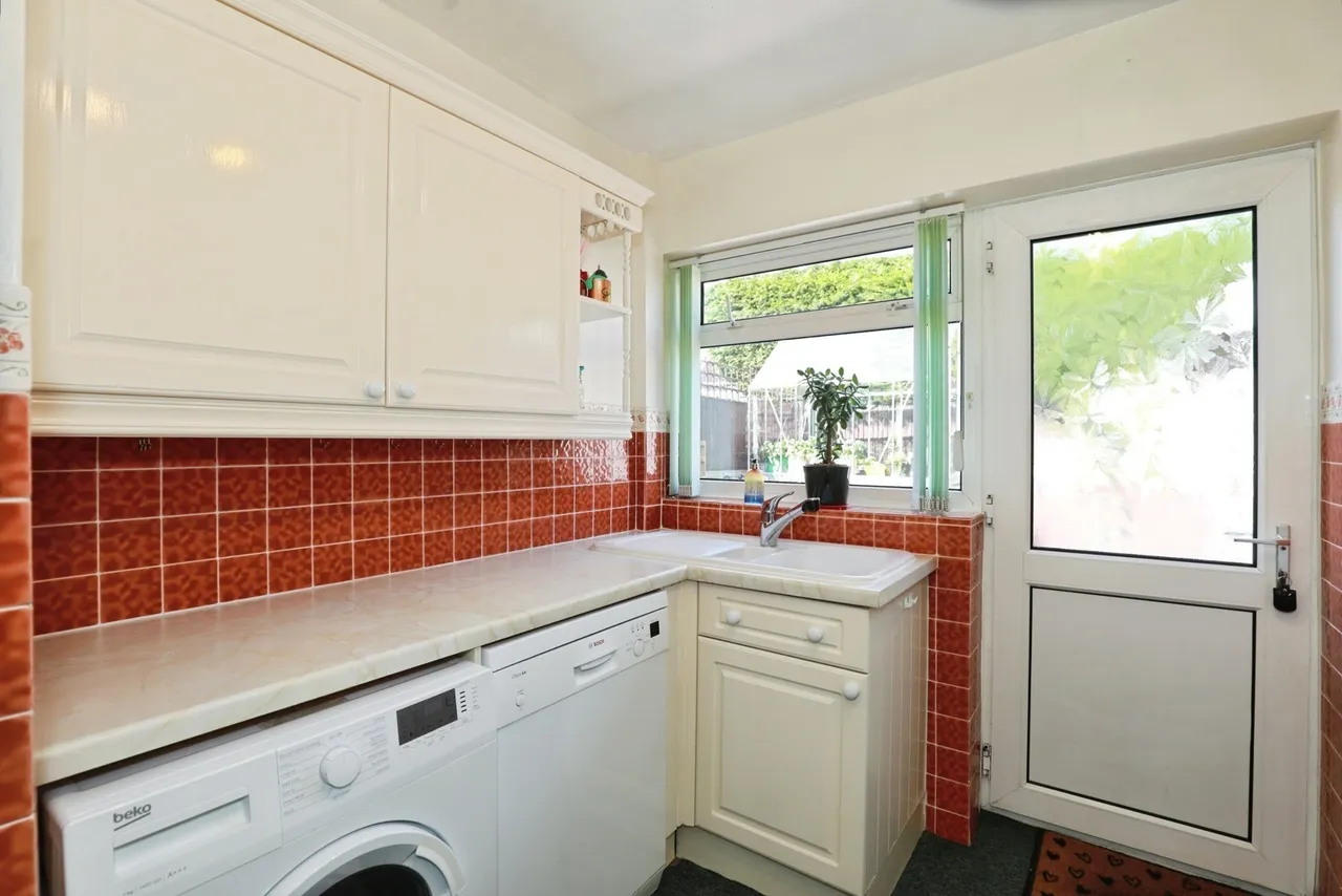 Earls Road, Shavington, Crewe, Cheshire, CW2, photo 7