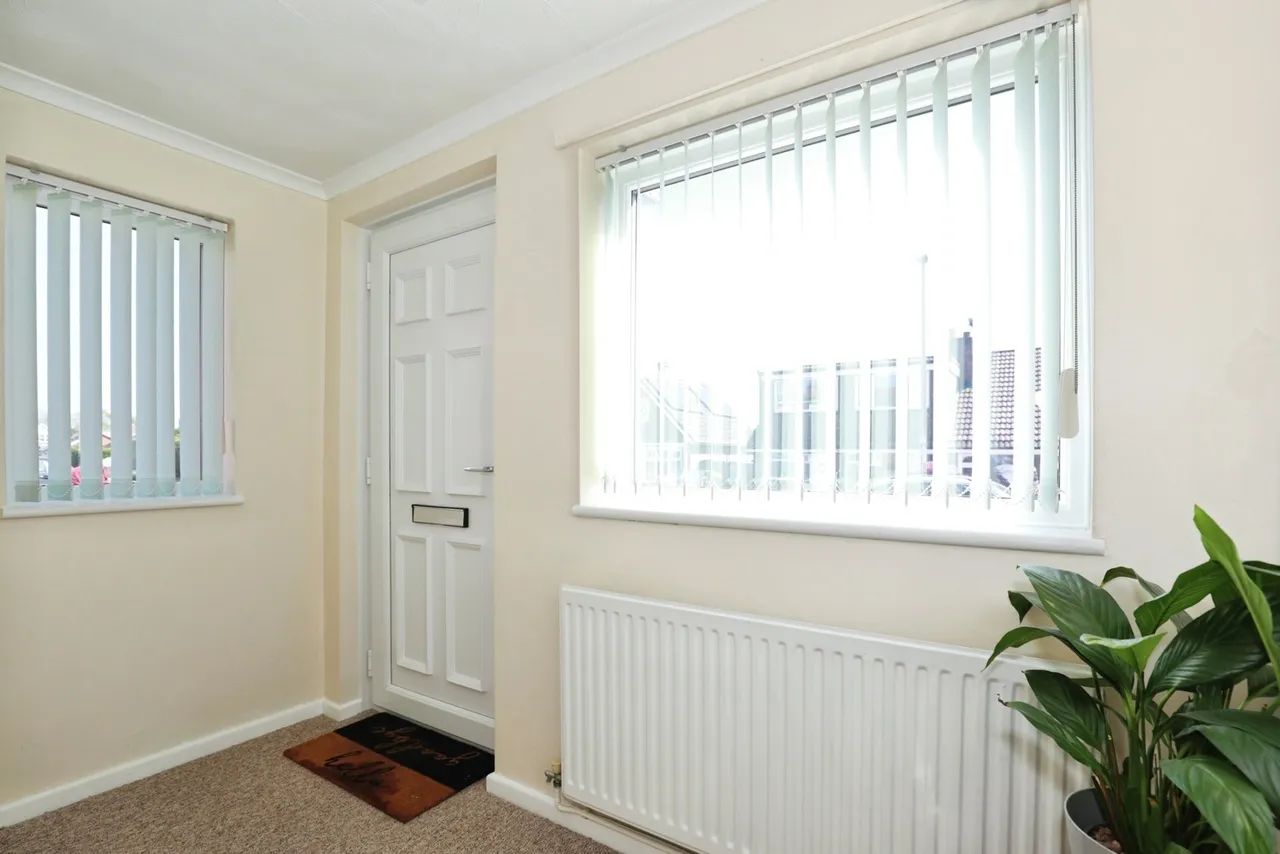 Earls Road, Shavington, Crewe, Cheshire, CW2, photo 2