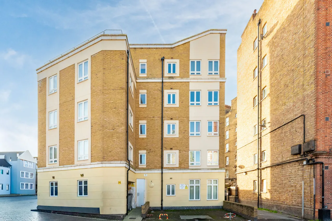 flat for sale — Flat 2, 144 Old South Lambeth Road, London