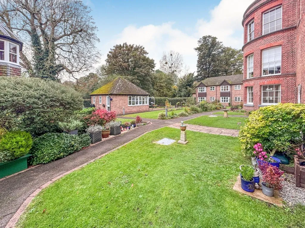 Burghfield Road, Southcote Lodge, RG30, photo 10