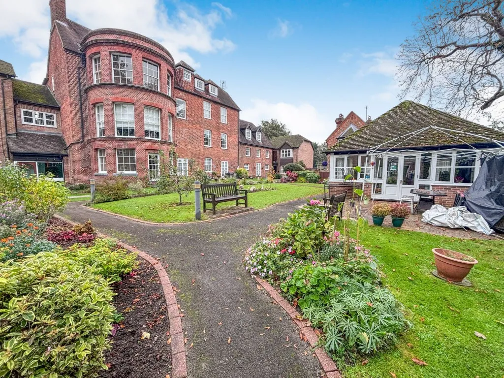 Burghfield Road, Southcote Lodge, RG30, photo 9