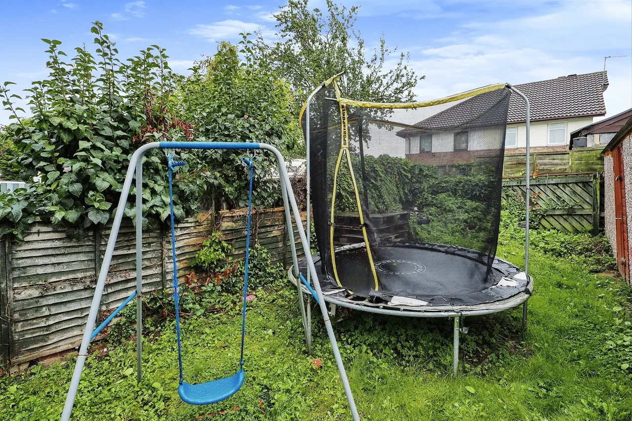 Chilwell Mews, Athersley North, S71, photo 13