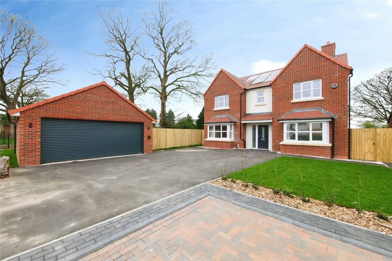 4 bed house for sale — Snowbird Close, Burn, YO8
