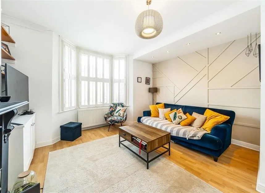Stanley Road, Teddington, TW11, photo 3